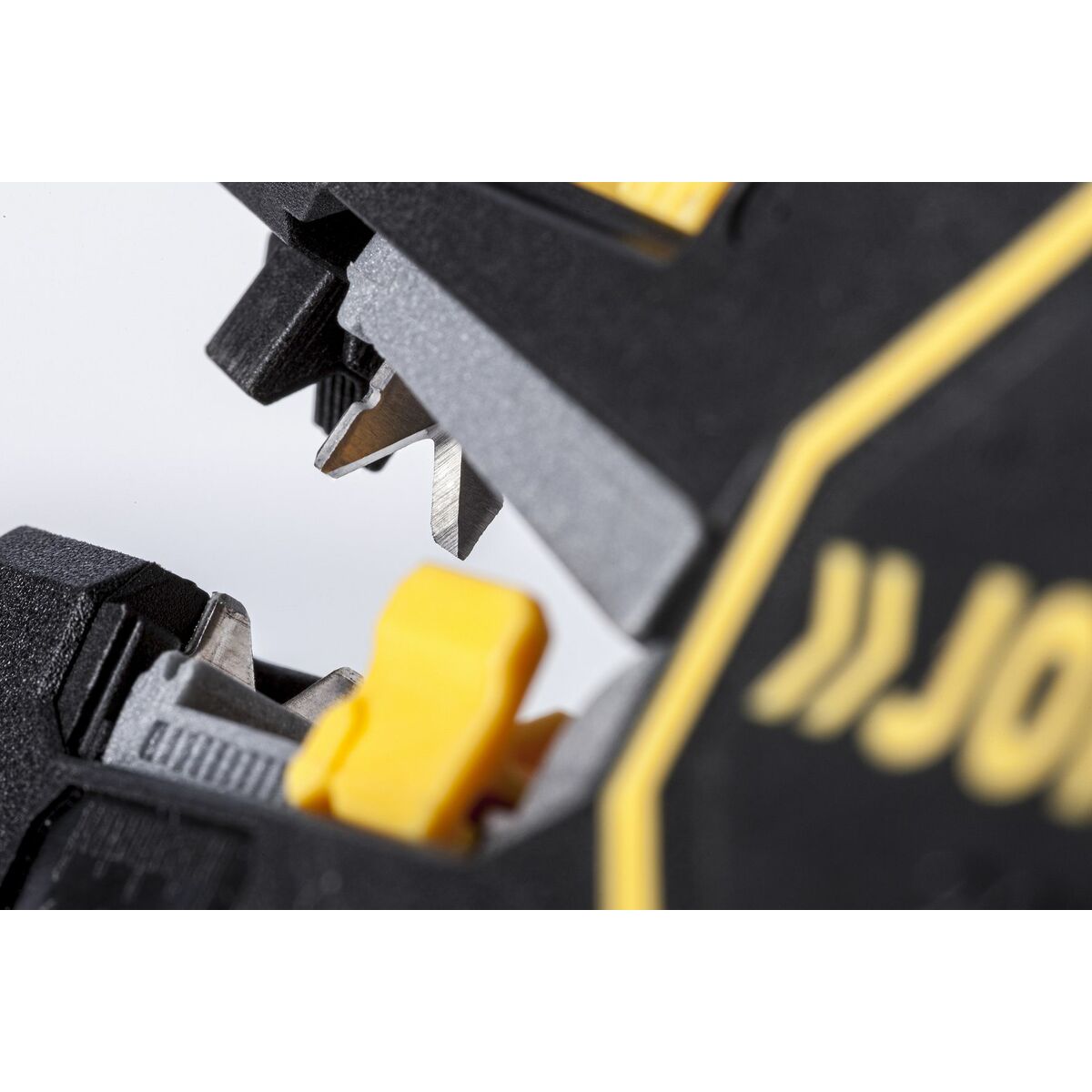 V3HB9F1E8FDB88AA5DD7BA9E8B3BF60C7D2R6630143P4