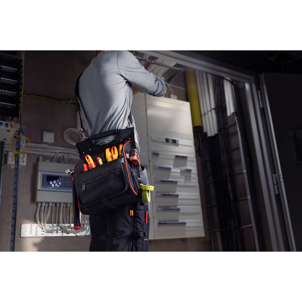 V2H195A690177E5E5989CE3CB64E95A8A7FR7213836P7