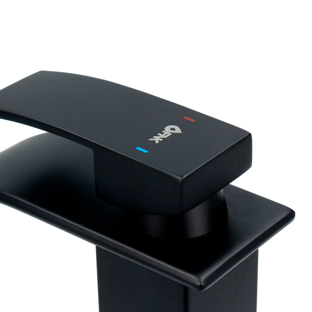 V2HBF95CBC66F05A61F42100C3B2F400564R6873688P4