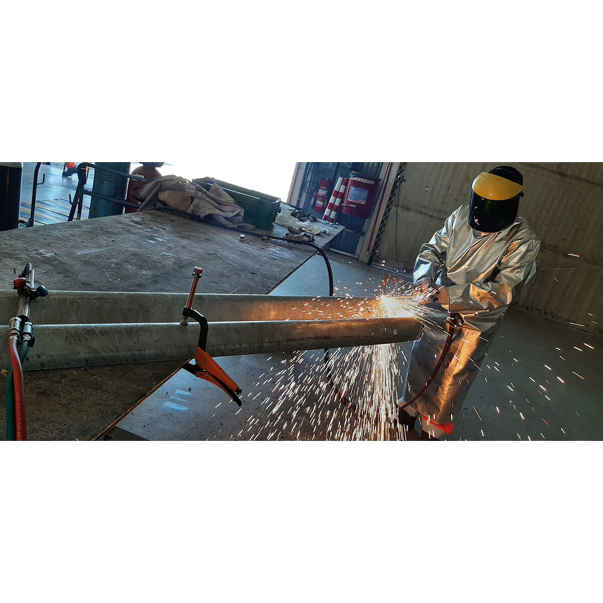 V2HC82B2F5B7D8077D0920442D13EEE7069R7370573P3