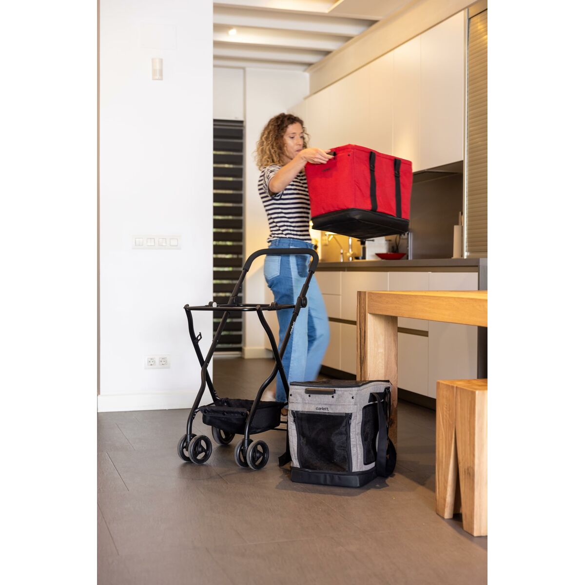 V2H8721E47D82EA655B091C8AE6CC1690CAR6716264P5