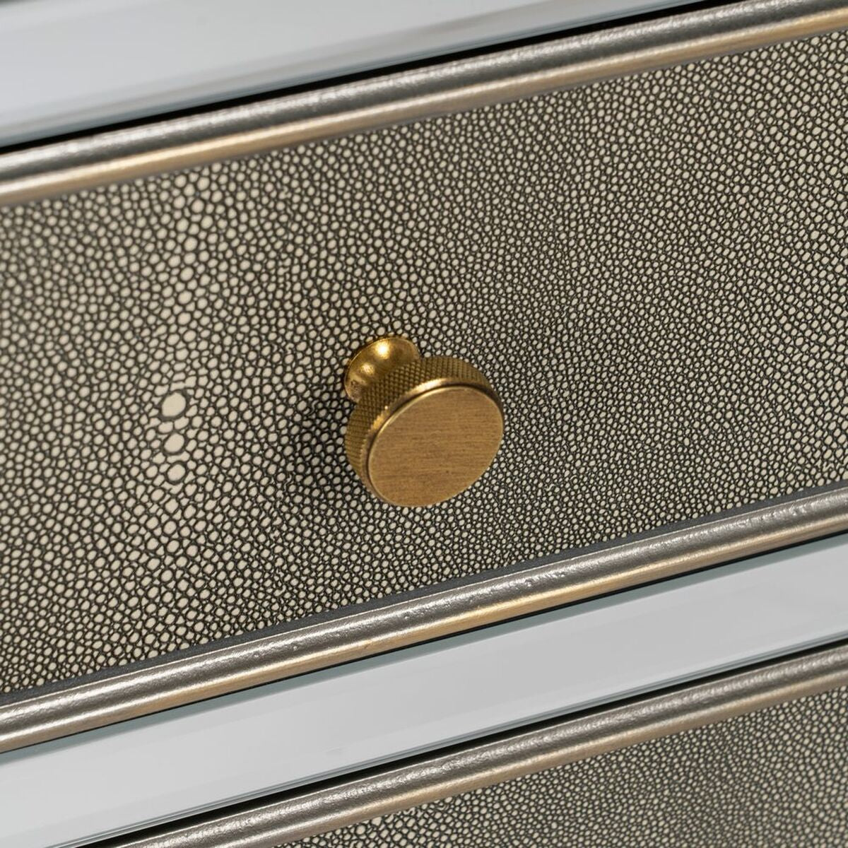 V4H8E19274819E1597FA673F2032197635AR5017857P7