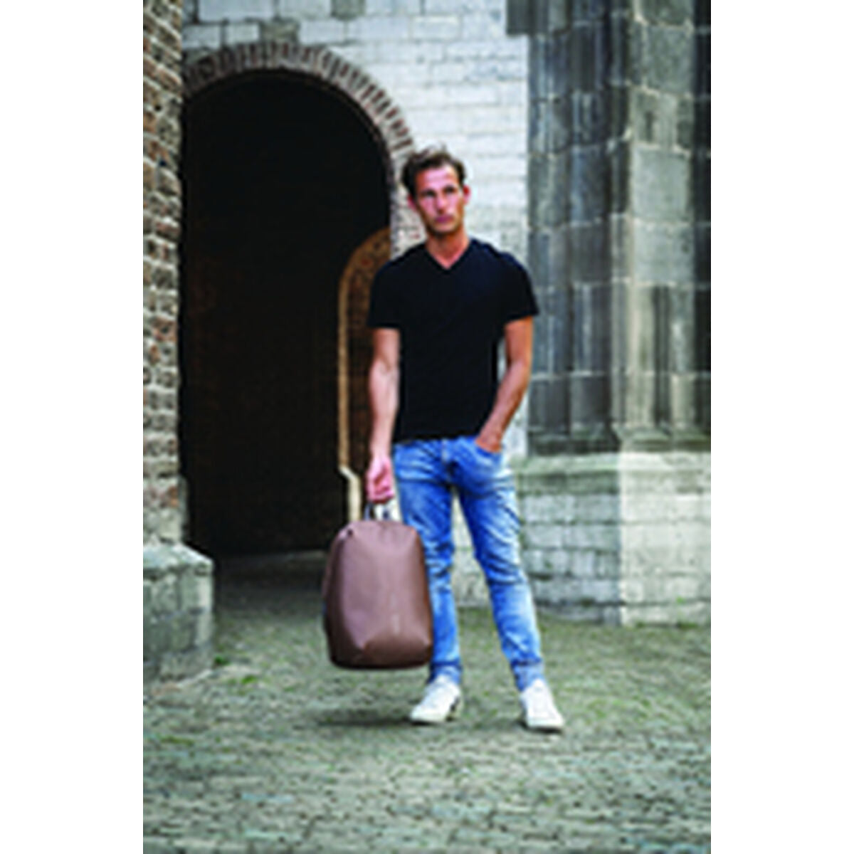 V4HC902CF0FEDFB6105FE3190EDFDC7E300R3281070P8