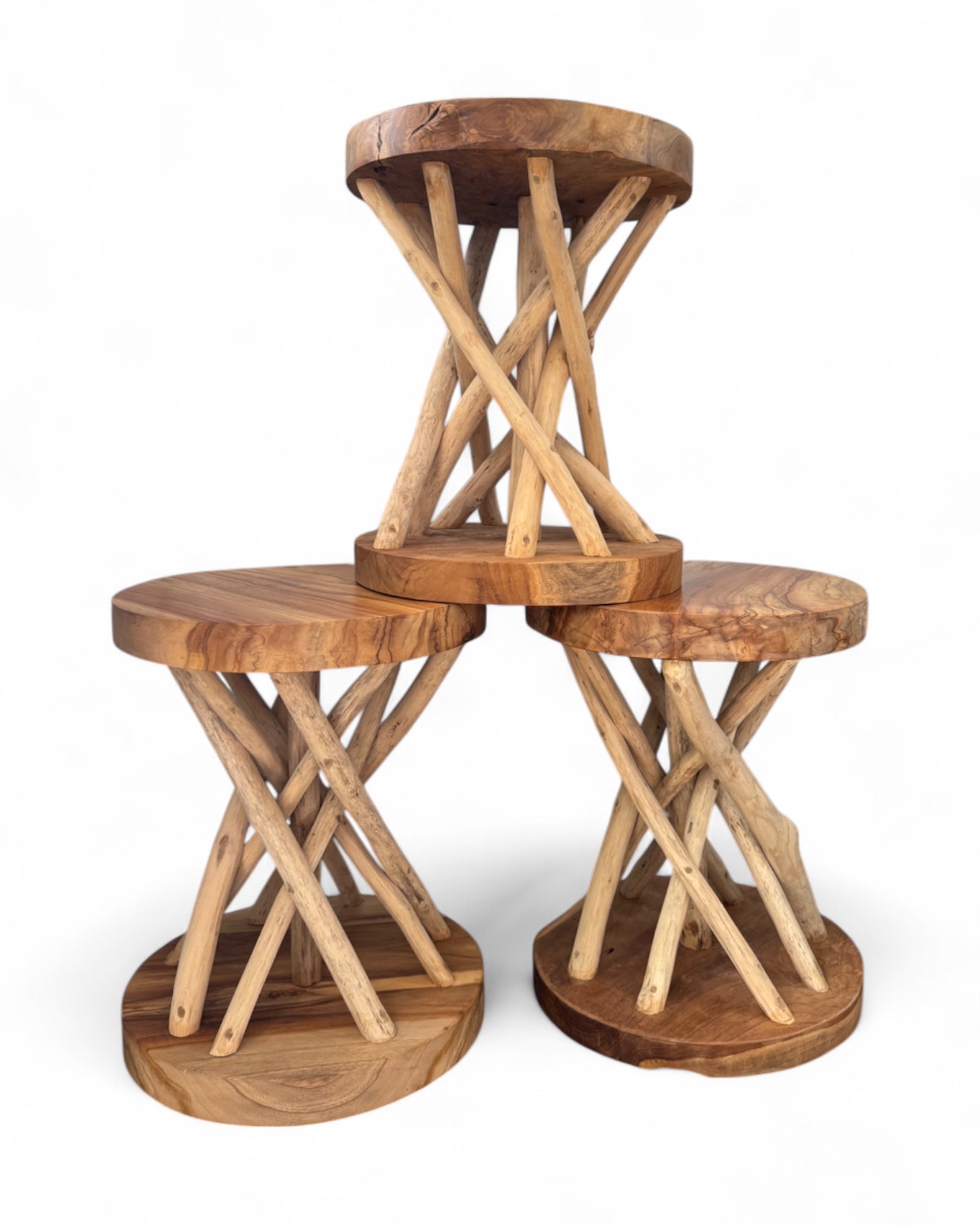 Holz Beistelltisch – Holzhocker Couchtisch – Handgefertigt – Verzweigt aus Suar- und Teakholz – 50x40x40 cm