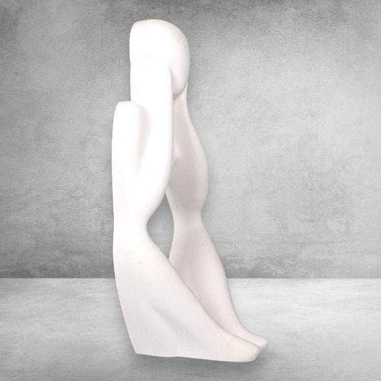 Einzigartige handgefertigte Skulptur – Symbol für Stärke und Schönheit